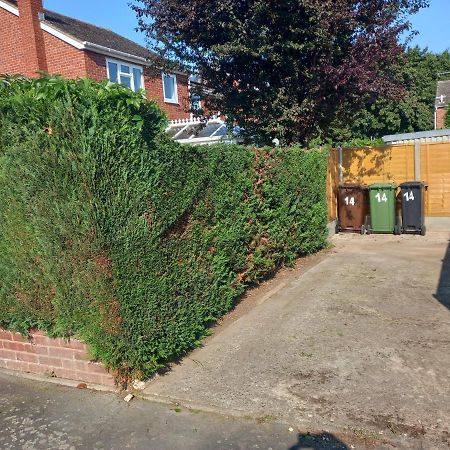 Leominster 3 Bedroom House Parking Garden Private Экстерьер фото