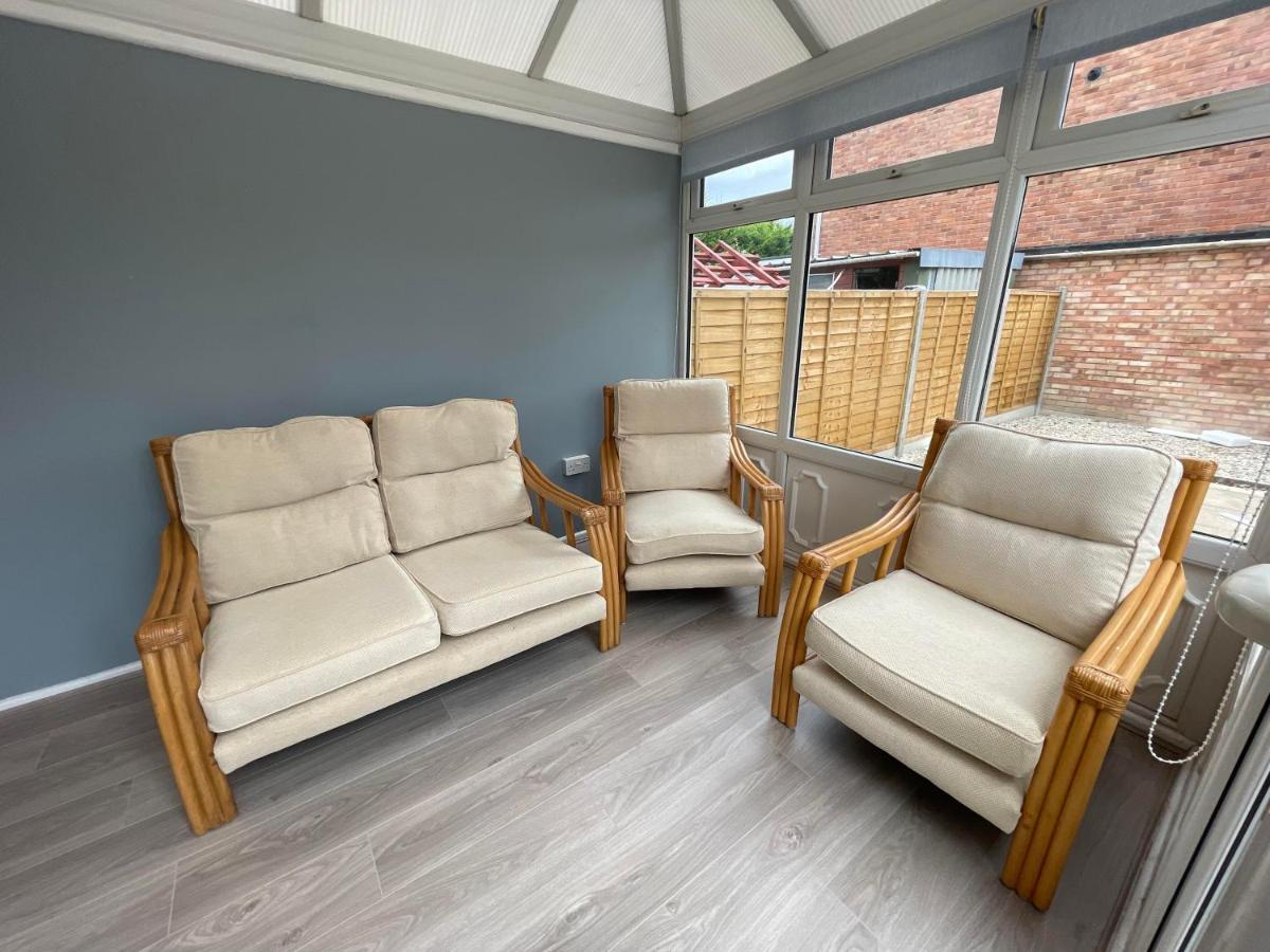 Leominster 3 Bedroom House Parking Garden Private Экстерьер фото