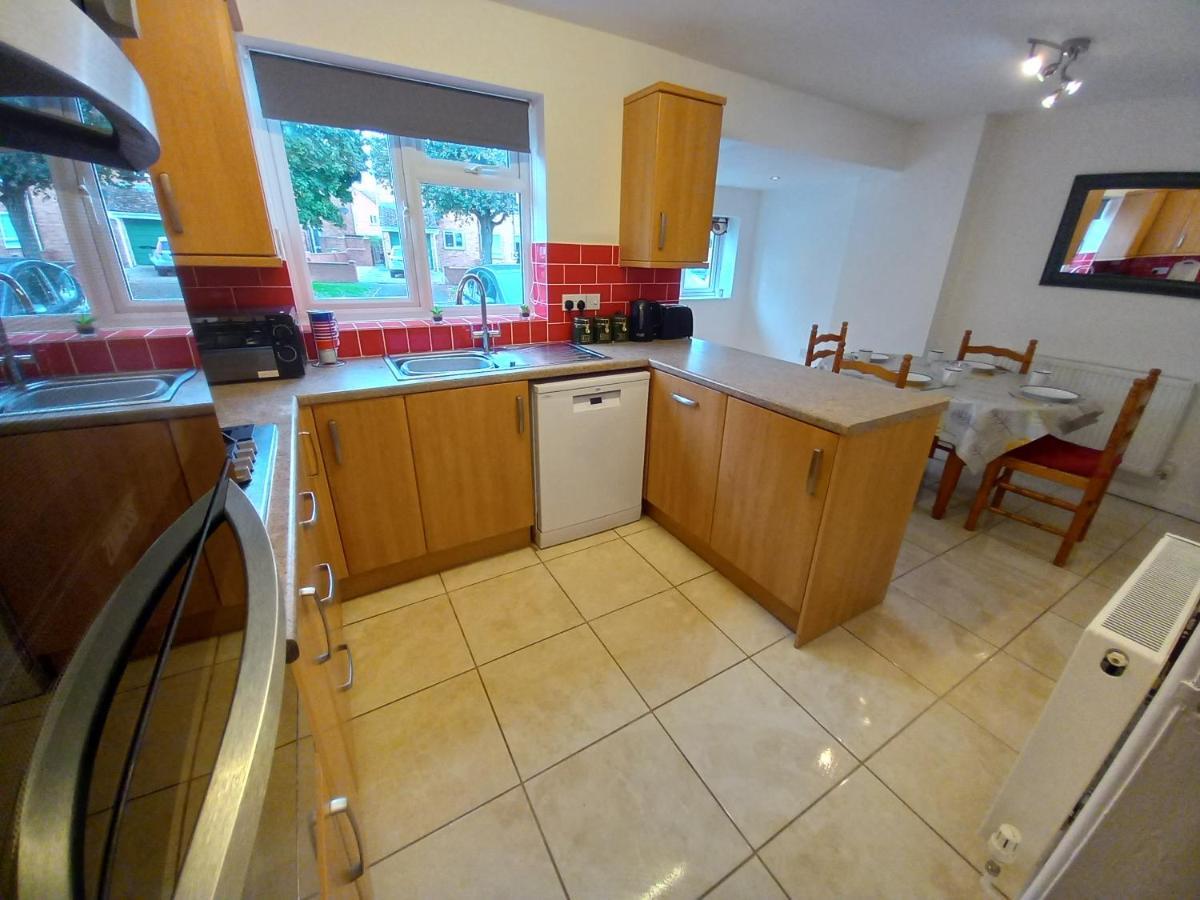 Leominster 3 Bedroom House Parking Garden Private Экстерьер фото